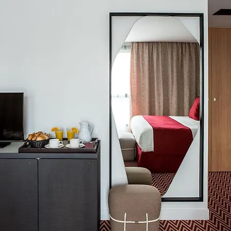 Forest Hill Velizy 4* Meudon