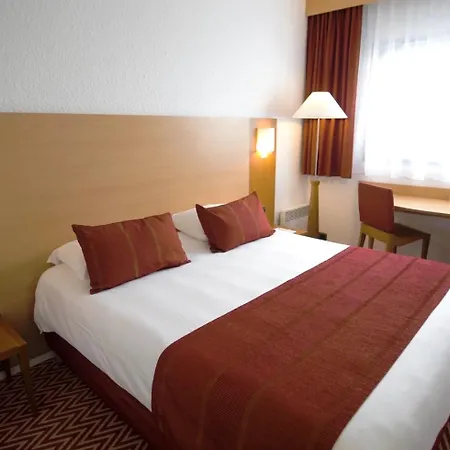Forest Hill Velizy 4*