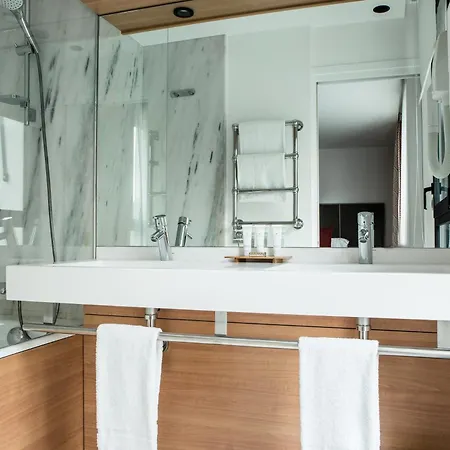 Forest Hill Velizy 4* Meudon