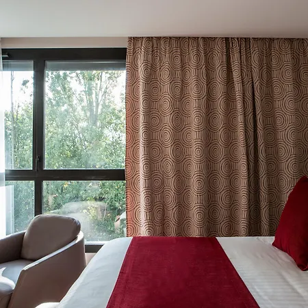 Forest Hill Velizy 4* Meudon