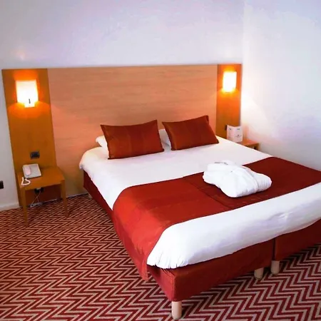 Hotel Forest Hill Velizy 4*