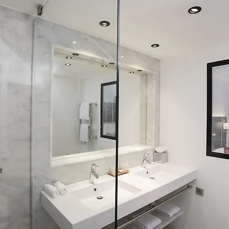 Forest Hill Velizy 4*