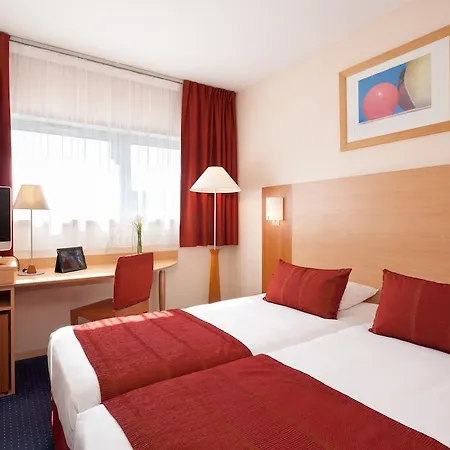 Hotel Forest Hill Velizy 4*