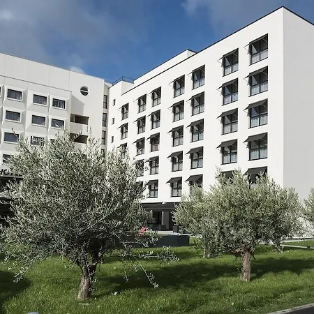 Forest Hill Velizy 4*