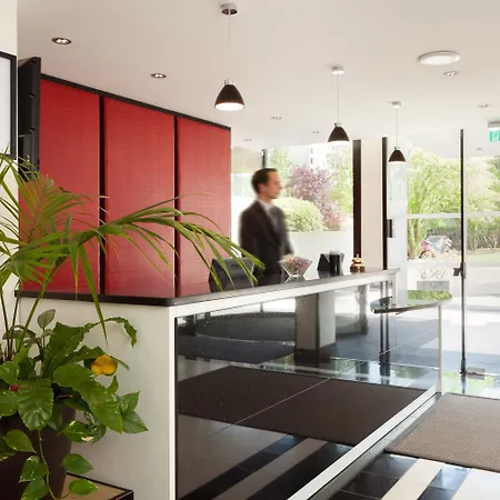 Forest Hill Velizy 4*