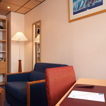 Forest Hill Velizy 4*