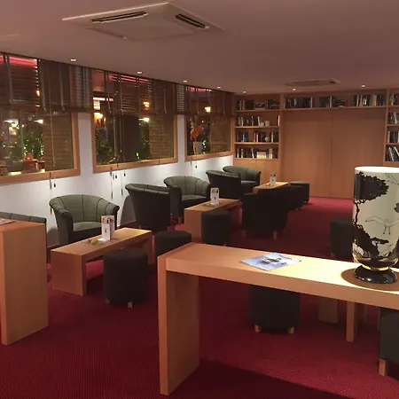 Forest Hill Velizy 4* Meudon