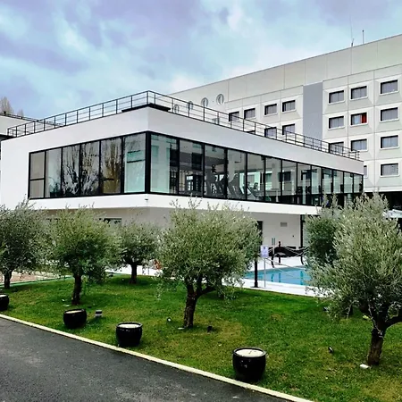 Forest Hill Velizy 4*