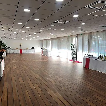 Forest Hill Velizy Hotel