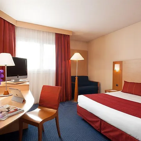Hotel Forest Hill Velizy 4*