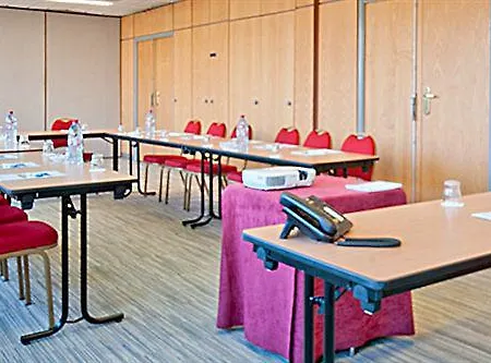 Hotel Forest Hill Velizy 4*