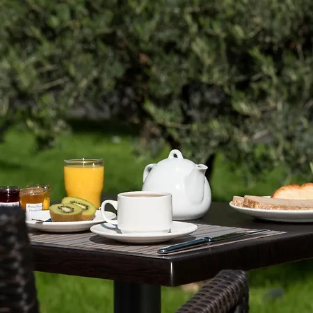 Forest Hill Velizy Hotel Meudon