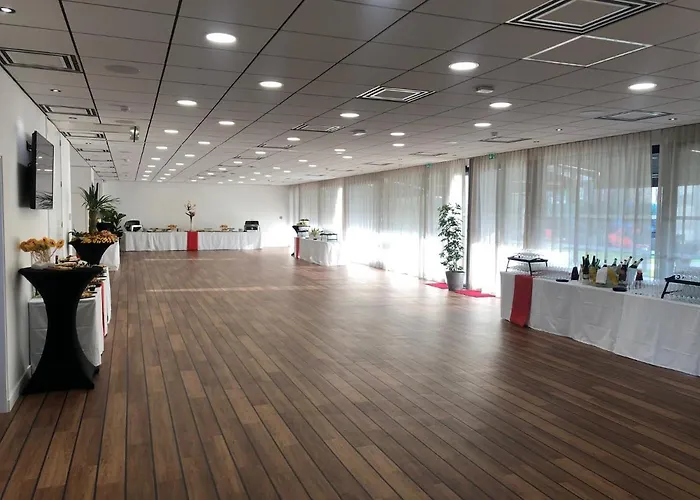 Forest Hill Velizy Hotel 4*