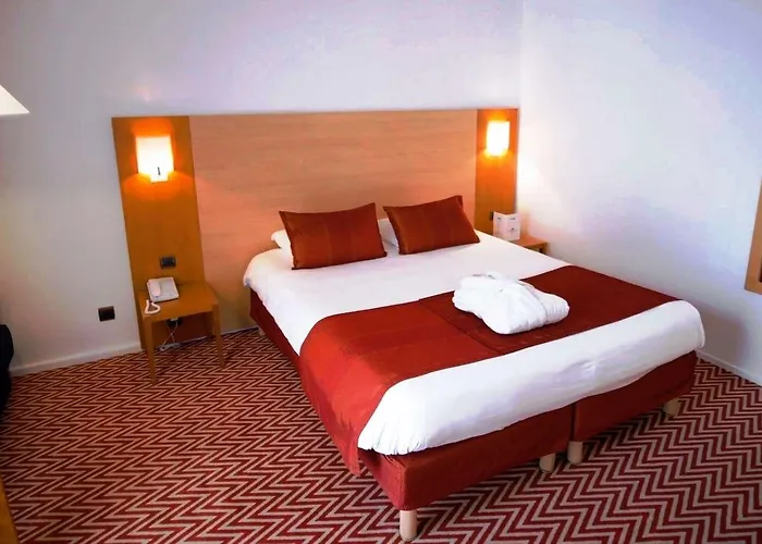 Hotel Forest Hill Velizy 4*