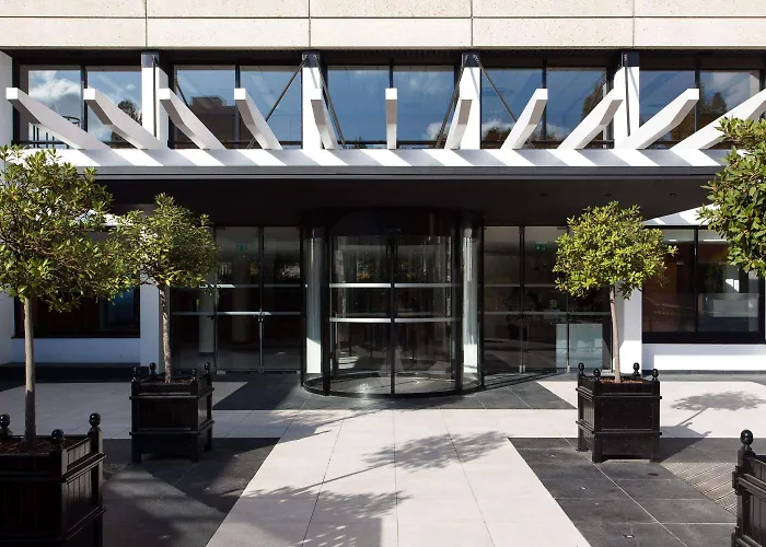 Forest Hill Velizy 4* Meudon