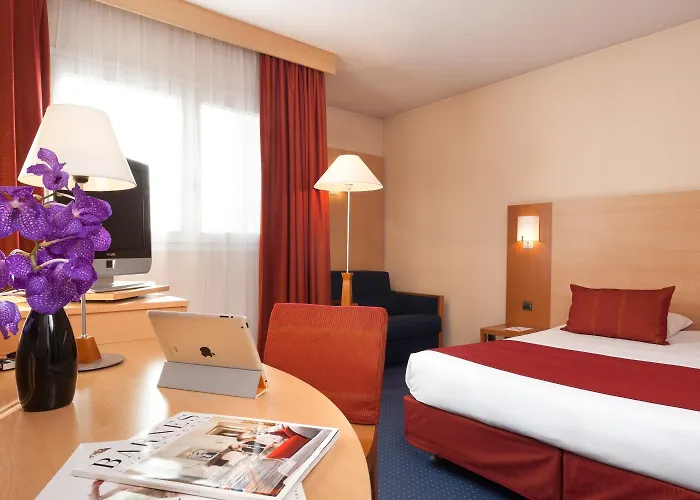 Forest Hill Velizy 4*