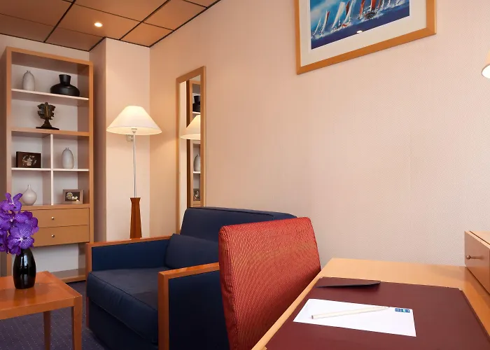 Forest Hill Velizy 4*